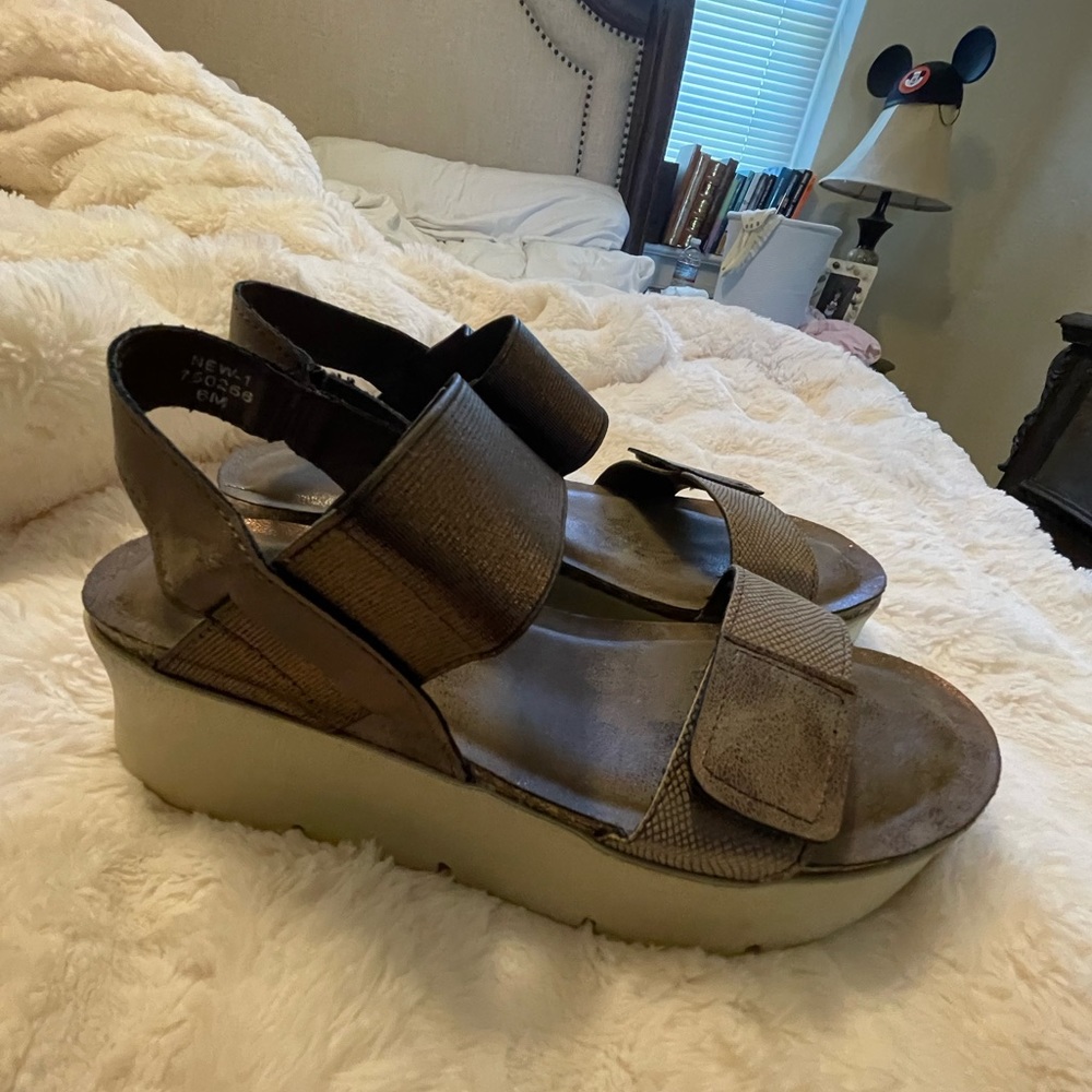 Pierre Dumas Wedges! 💕